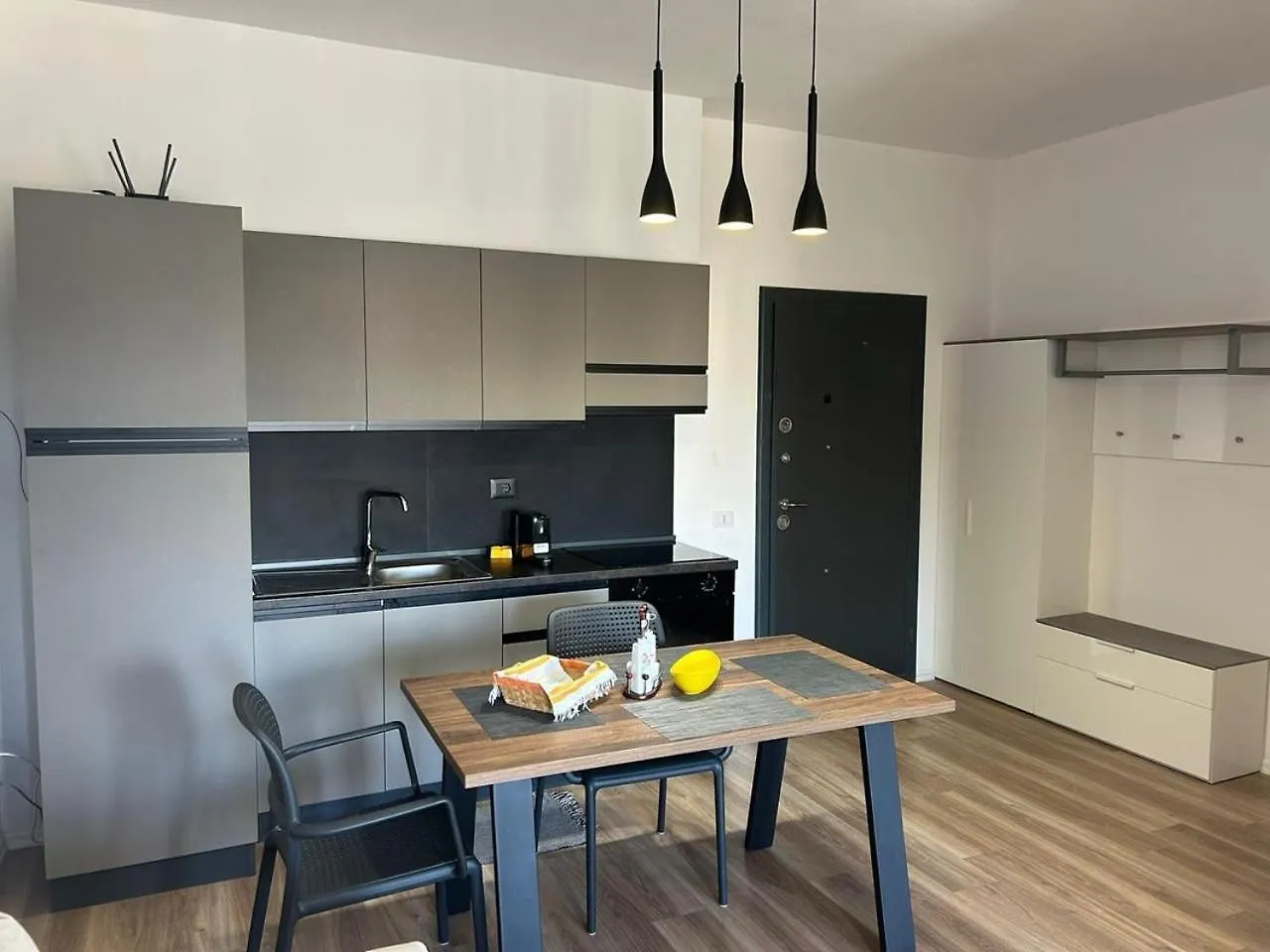 Katoria Bridge Apartments Влёра
