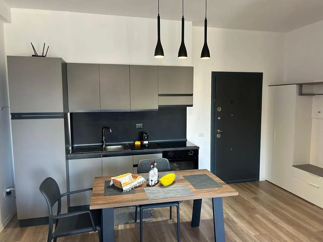 Katoria Bridge Apartments Влёра Албания