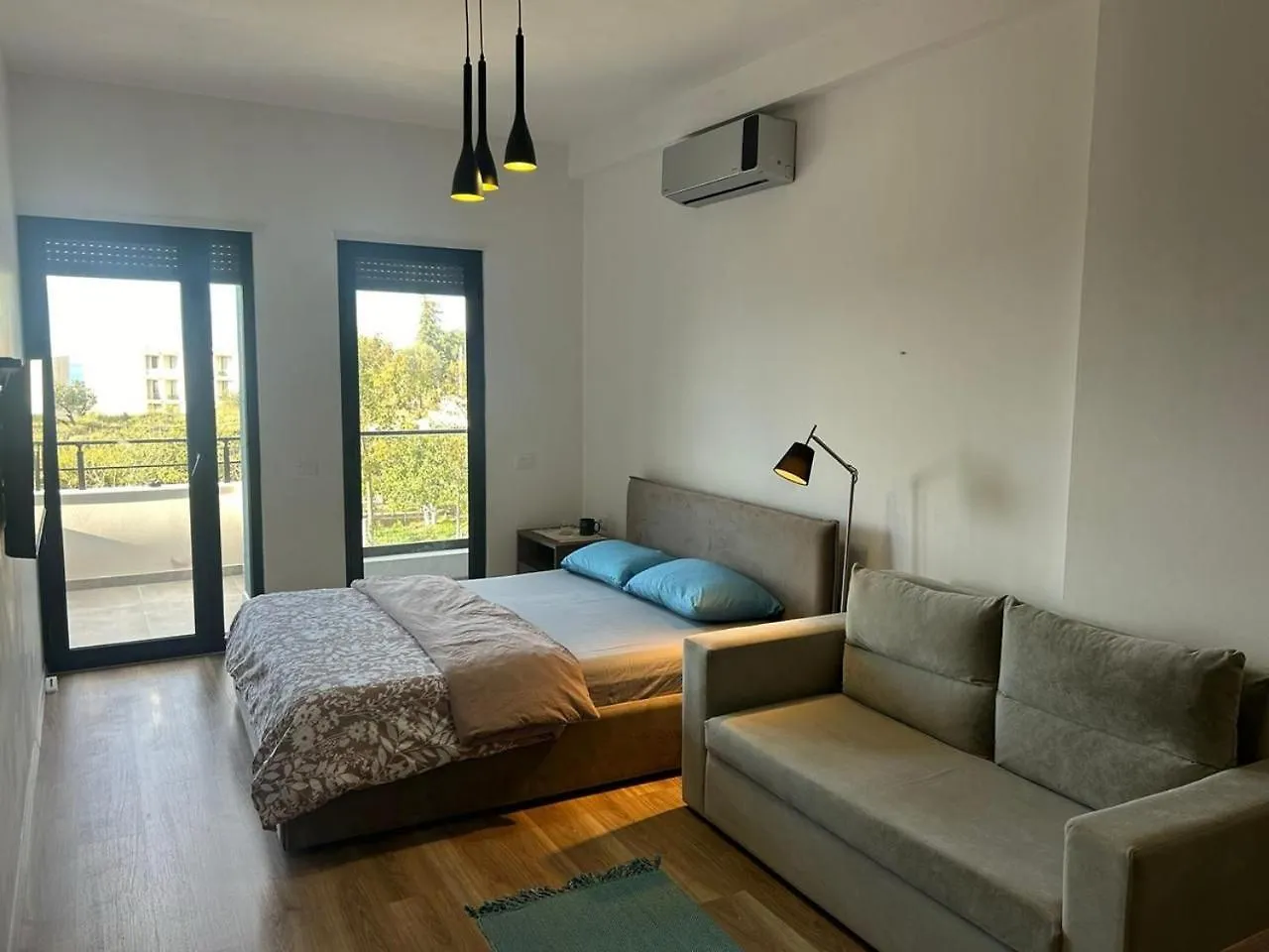 Katoria Bridge Apartments Влёра